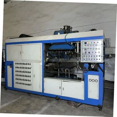 50-100KG/h 最大形状速度 大規模生産のためのプラスチック真空形状機